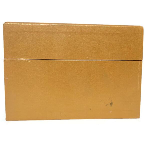 Camel Family Figurines Set of Three Pieces With Storage Box - Picture 15 of 16